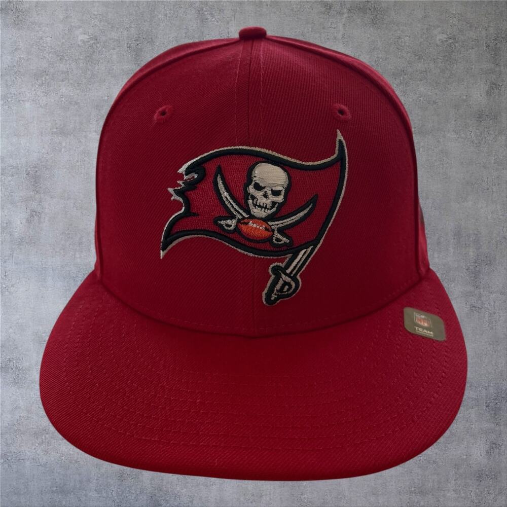 New Era 9FIFTY Tampa Bay Buccaneers Snapback Hat Cap Red Gray Underbrim NFL OSFM